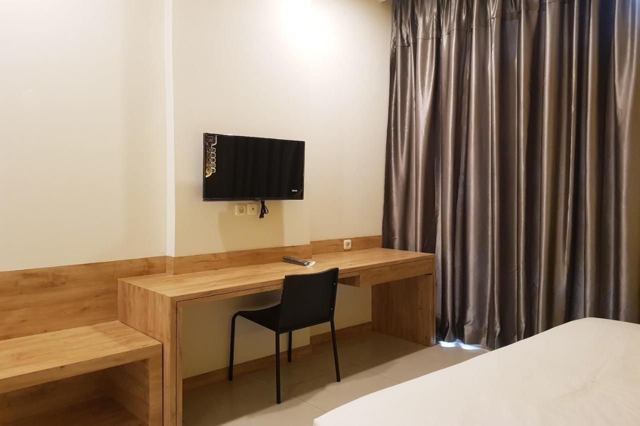 Oyo 90015 Platinum Guest House メダン エクステリア 写真
