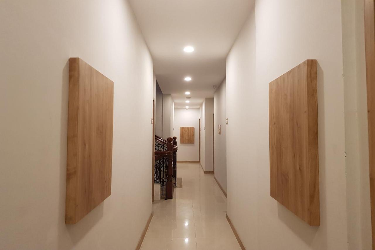 Oyo 90015 Platinum Guest House メダン エクステリア 写真