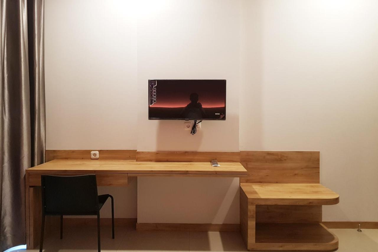 Oyo 90015 Platinum Guest House メダン エクステリア 写真