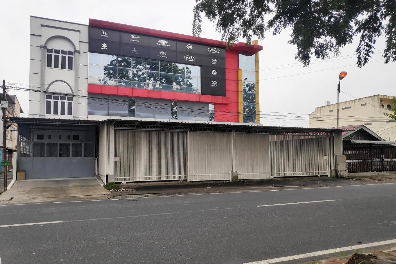 Oyo 90015 Platinum Guest House メダン エクステリア 写真