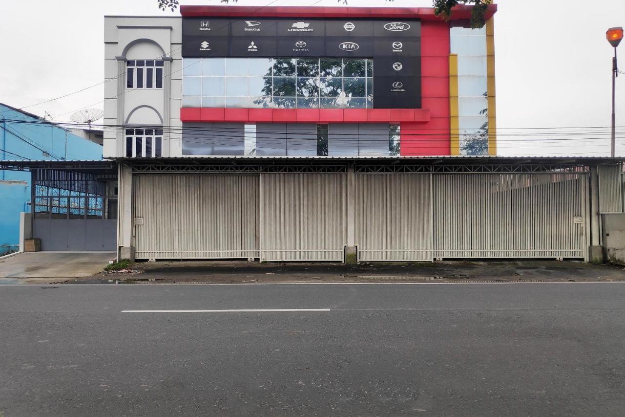 Oyo 90015 Platinum Guest House メダン エクステリア 写真
