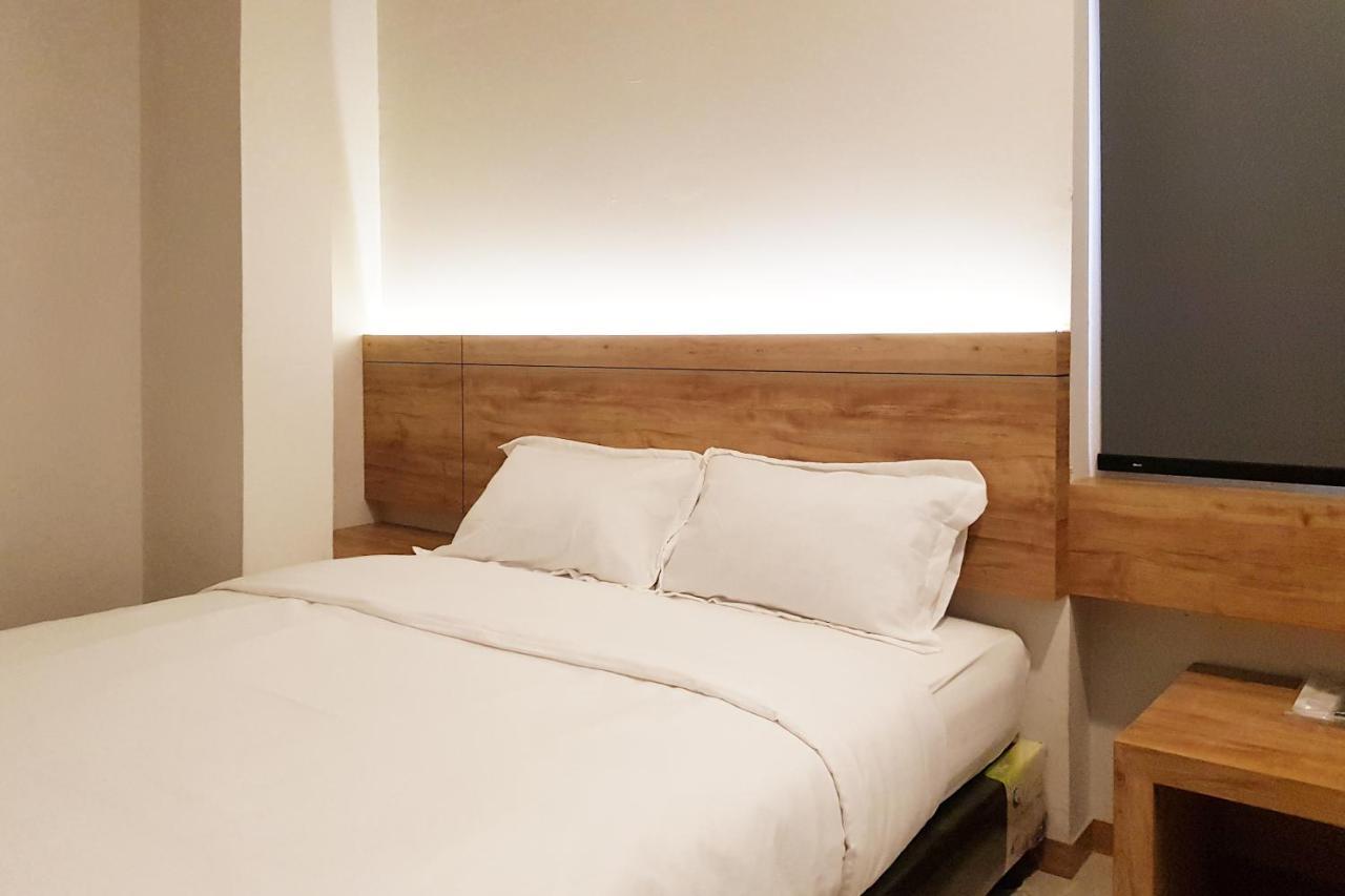 Oyo 90015 Platinum Guest House メダン エクステリア 写真